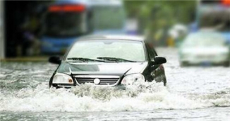 为什么说下雨天汽车驾驶室内进水了无法正常启动了？该如何处理？